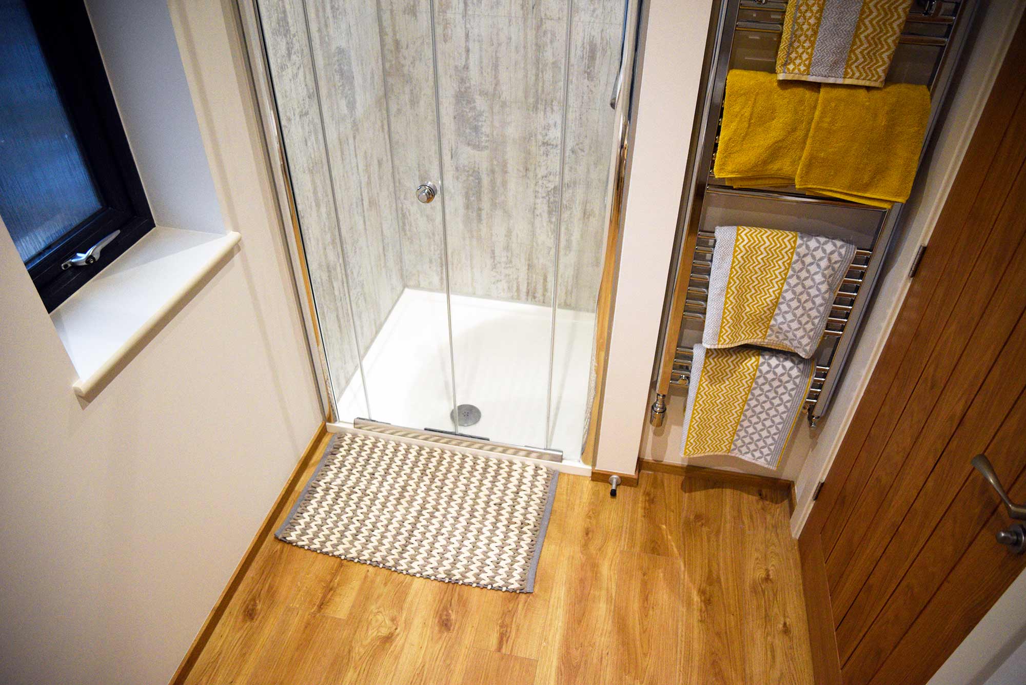 spacious bathroom self catering Skye